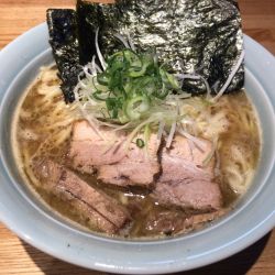 豚骨醤油(太麺)大(味濃いめ、油多め) 900円