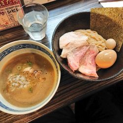 特製重濃煮干つけ麺