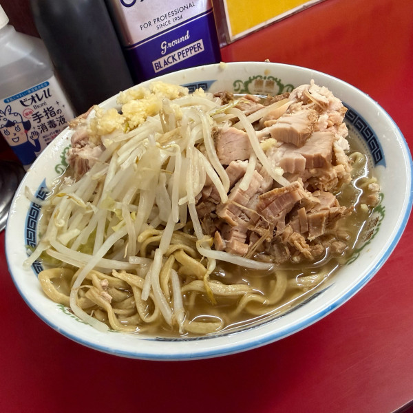 「大W豚入り（硬め）『コール』全部」@ラーメン二郎 目黒店の写真