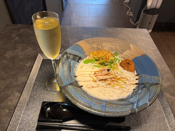 「蟹の白湯ラーメン」@時は蟹なり 築地店の写真