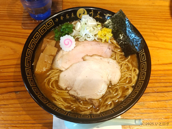 「濃厚豚骨魚介 中華そば特」@中華蕎麦うゑずの写真