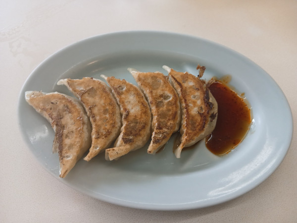 「餃子 300円（＋ラーメン）」@うめ〜や! 夢屋の写真