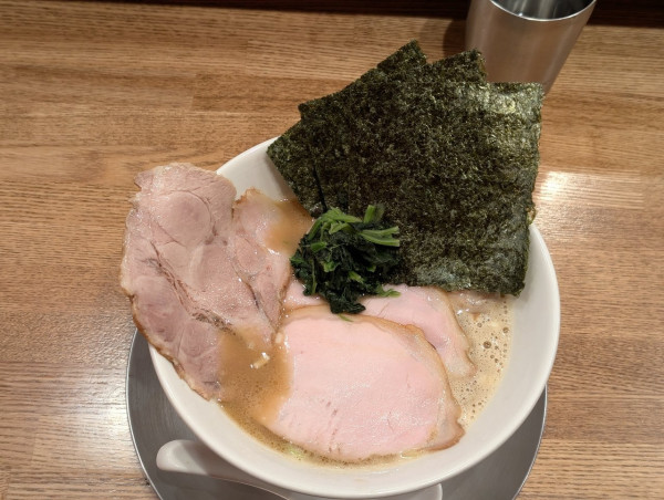 「なま醤油とんこつ」@なま醤油とんこつ フルスイングの写真
