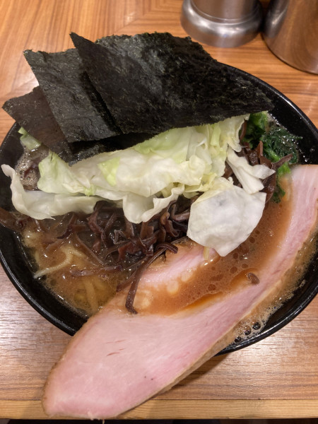 「ラーメン、キャベツ、キクラゲ」@横浜家系らーめん 輝道家の写真