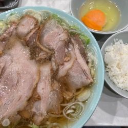 チャーシュー麺、生卵、ライス