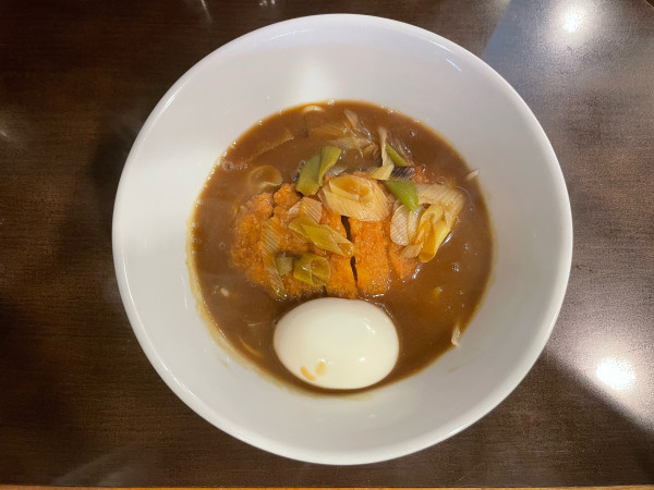「カツカレー南蛮+だし味玉子」@らーめん紬麦の写真