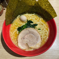 横浜家系ラーメン 赤家 鶴見店の画像