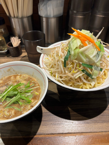 「煮干しつけ麺　野菜マシ」@麺屋 ジャイアン 田無本店の写真