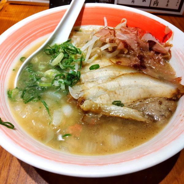 「魚介豚骨らーめん（￥1,150）」@らーめん おちゃらん屋 ヨドバシカメラ店の写真