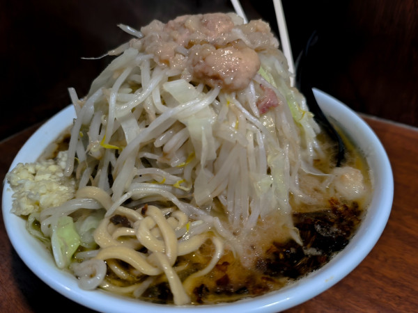 「焦がしネギラーメン（麺硬め・野菜・脂・にんにく少）」@D麺の写真