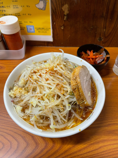 「ラーメン小1000円　タマネギキムチ150円」@ラーメン二郎 亀戸店の写真