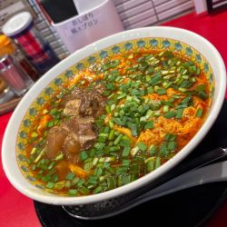 辛麺(こんにゃく麺/大辛)＋豚軟骨