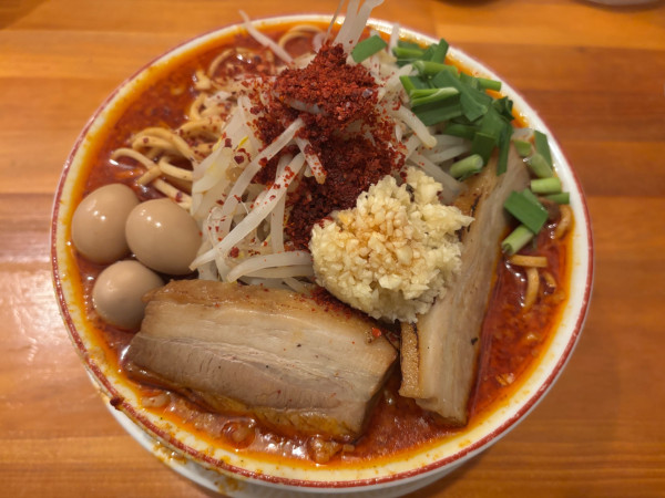 「辛マンモス大盛ニンニク　うずらニラ」@泪橋 溝の口店の写真