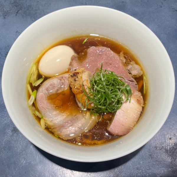 「醤油RAMENプレミアム」@うずとかみなりの写真