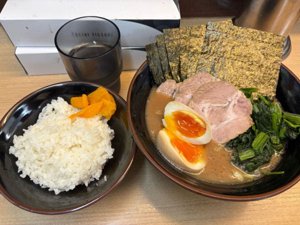 「特別ラーメン」@横浜らーめん 武蔵家 池袋店の写真