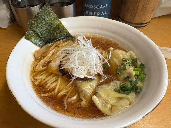 「【限定】鶏'sワンタン麺1000円」@鶏’s麺処  諭吉の写真