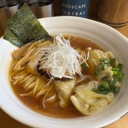 【限定】鶏'sワンタン麺1000円