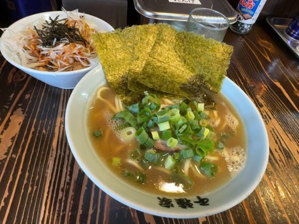 「横浜らーめん＋ミニネギチャーシュー丼」@横濱家系らーめん 千種家の写真