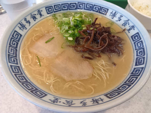 「ラーメン定食」@博多食堂 新宿店の写真
