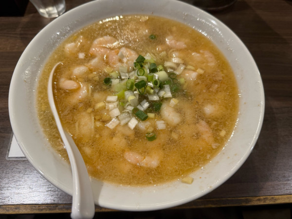 「多分神田で1番エビが入ってる エビ塩らー麺　大盛」@塩生姜らー麺専門店MANNISHの写真