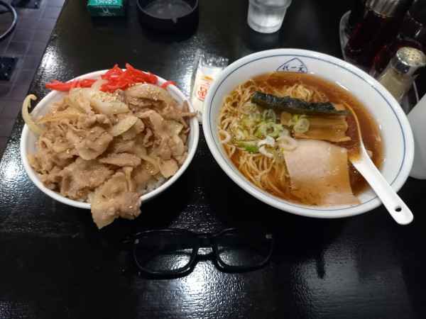 「本日の日替りランチ(焼肉丼+ラーメン)」@代一元 大森店の写真