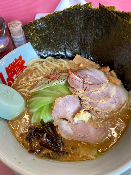 「白味噌とんこつ（限定メニュー）」@山岡家 平塚店の写真