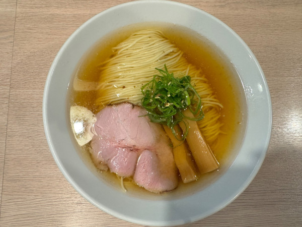 「塩ラーメン（大盛）」@麺笑巧真の写真