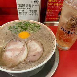 月見ラーメン950円ハイボール400円