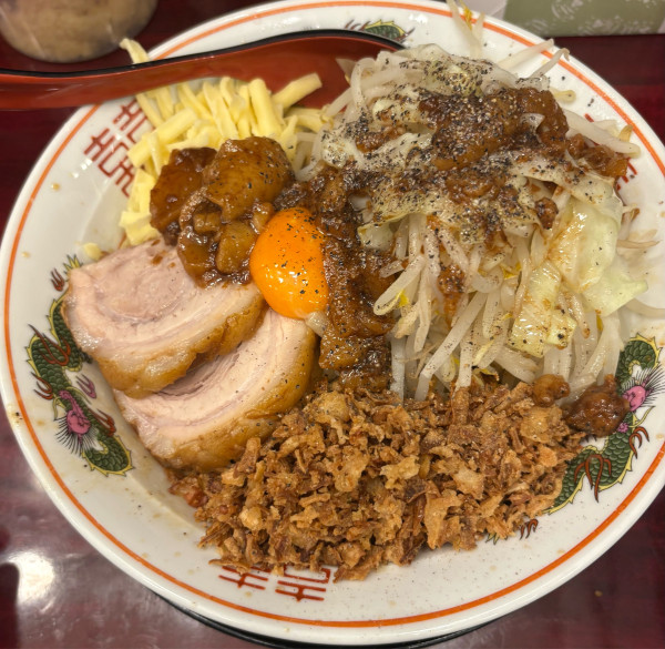 「小油そば野菜普通　脂増し」@ぶっ豚 成城店の写真