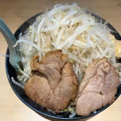 小ラーメン　1050円(ニンニク、ヤサイ〜ヤサイマシマシ)