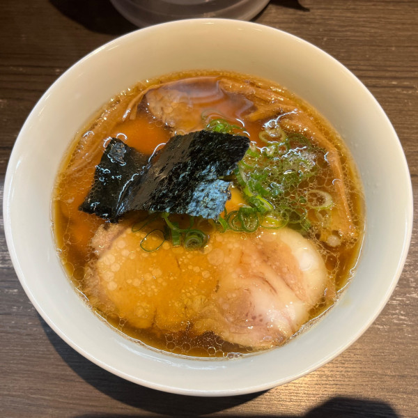 「醤油金華豚チャーシュー麺」@支那そばや 本店の写真
