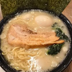 豚骨塩らーめん　900円