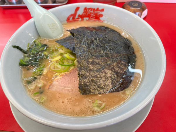 「醤油ラーメン」@ラーメン山岡家 東広島店の写真