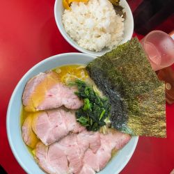 平日セットライス大盛り+麺中盛り+燻製チャーシュー2枚