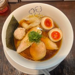 特製鶏の醤油らーめん