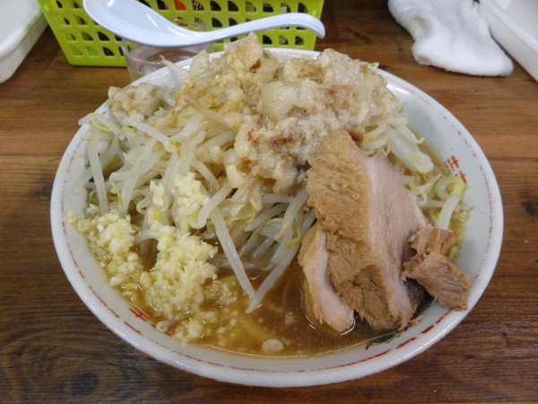 「小900円全部 ネギ100円」@ラーメン二郎 品川店の写真