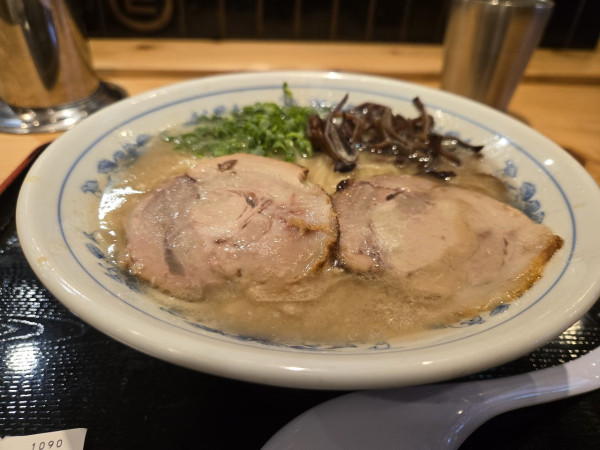 「釜炊き豚骨ラーメン」@松戸富田麺旦の写真