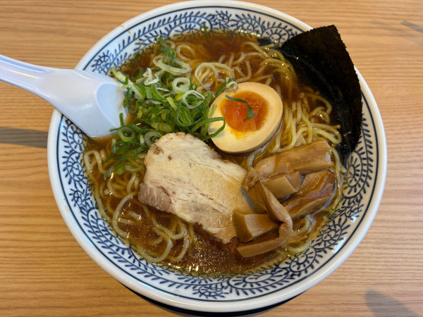 「大盛熟成醤油ラーメン 902円」@丸源ラーメン 新座片山店の写真