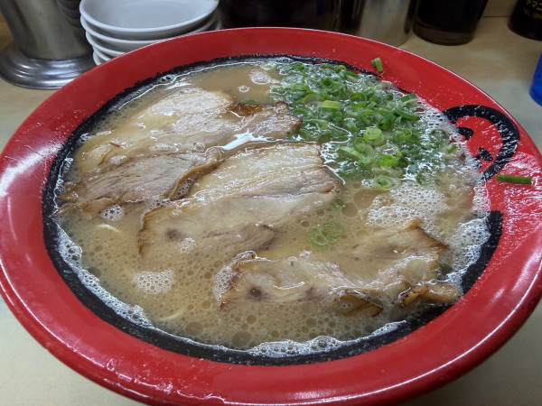 「豚骨ラーメン」@長浜らーめん とん平 門司本店の写真