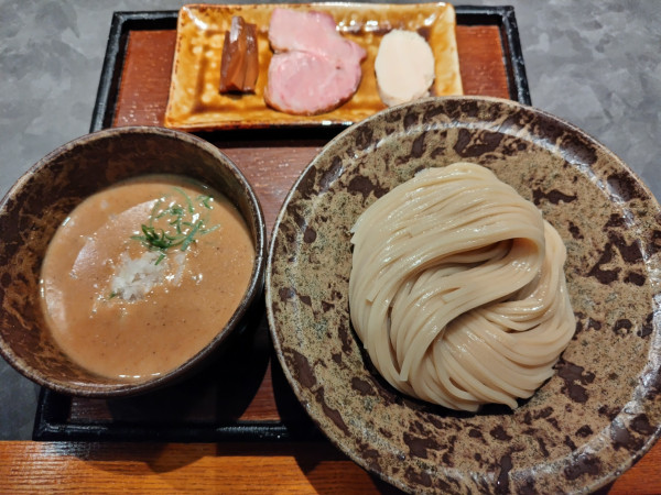 「つけ麺　中」@遷の写真