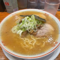 中華そば　880円