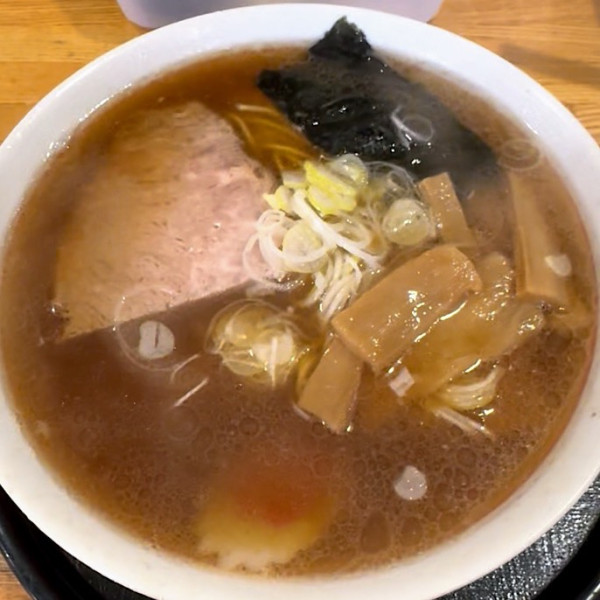 「ラーメン(醤油)880円」@いくよ食堂の写真