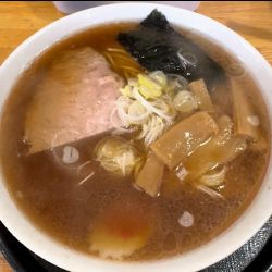 ラーメン（醤油）880円
