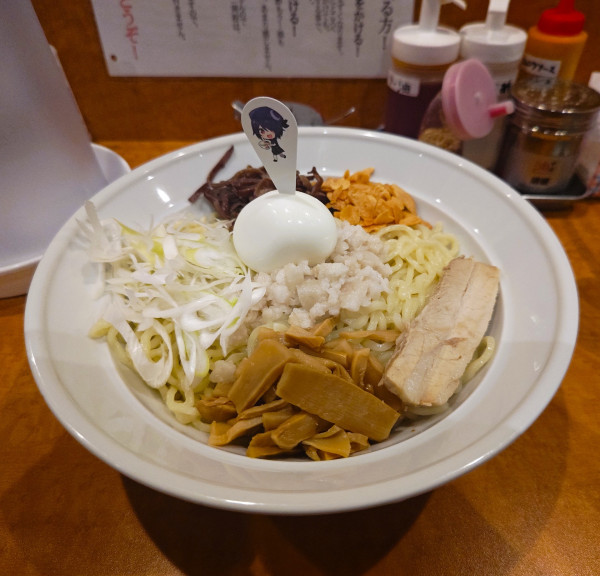 「あおぎり高校音霊魂子コラボ油そば（トリプル）」@東京麺珍亭本舗 麻布店の写真