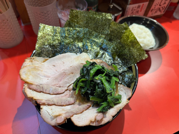 「チャーシューメン（５枚）＋海苔追加」@家系ラーメン王道乃印ふく家の写真