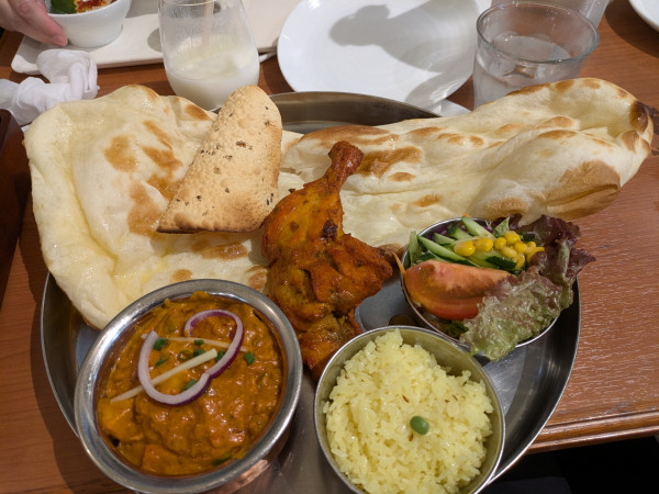 「タンドリーチキンミール(セット商品)➕ラッシー」@ディップガーデン 大宮店の写真