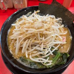 ラーメン中＋もやし＋半替え玉