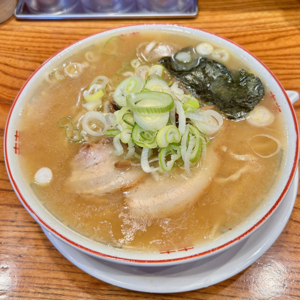 中華そば(880円)