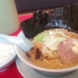 限定白みそとんこつラーメン１１００円トッピングノリ１０枚