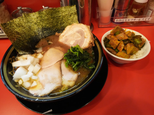 「ラーメン 並 油多め＋サービス玉ねぎ＋お心遣い＋ライス食べ放」@家系ラーメン 大輝家直系 大金家 門前仲町店の写真
